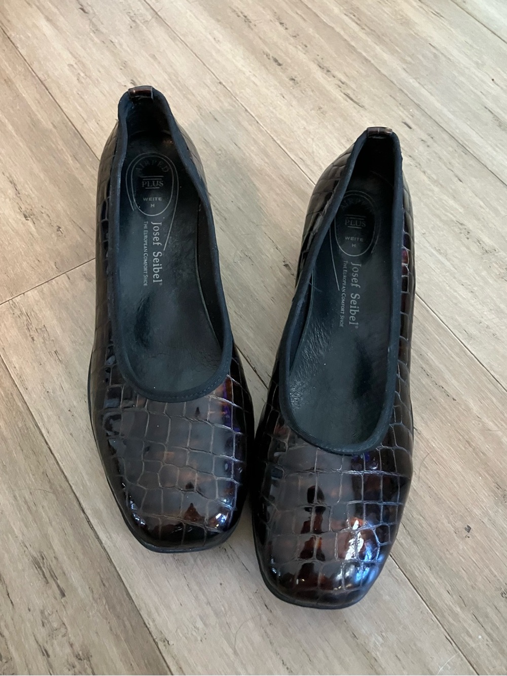 Josef Seibel European brown textured leather women’s heeled loafers. Size 10.5 - Picture 2 of 8